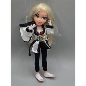 BRATZ CLOE PLAY SPORTZ X-TREME KICK BOXING‎ MGA 2001 No Helmet